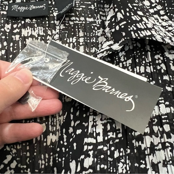 Maggie Barnes 3X Black and White Button Down Collared 3/4 Sleeve Blouse NWT R1 - Picture 6 of 7